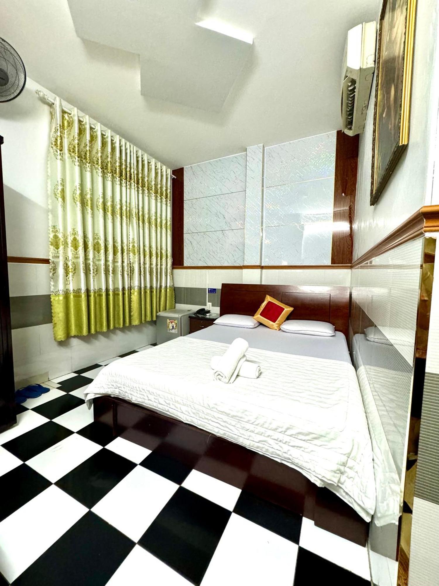Hotel Khach San Tuan Vu Ho Či Minovo Město Exteriér fotografie